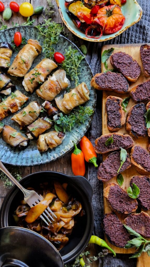 Melanzani-Röllchen mit veganer Feta-Creme