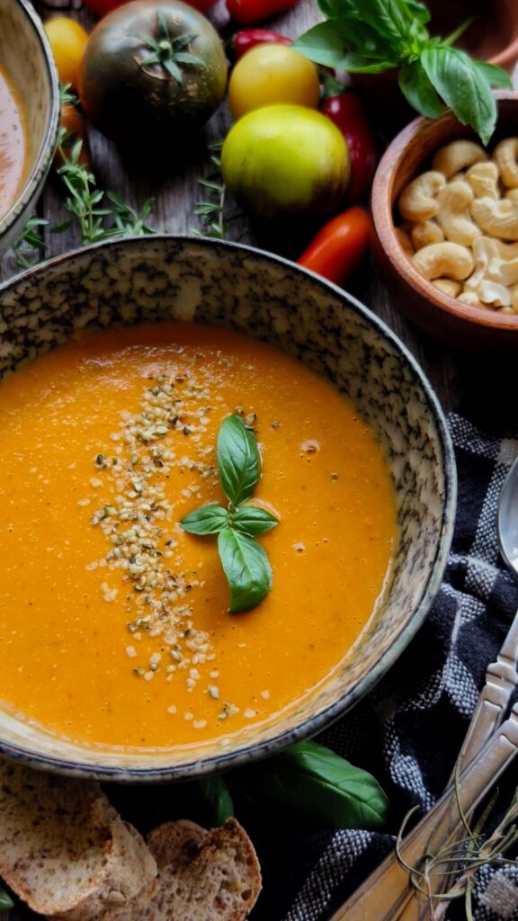 Tomatencremesuppe mit Cashews